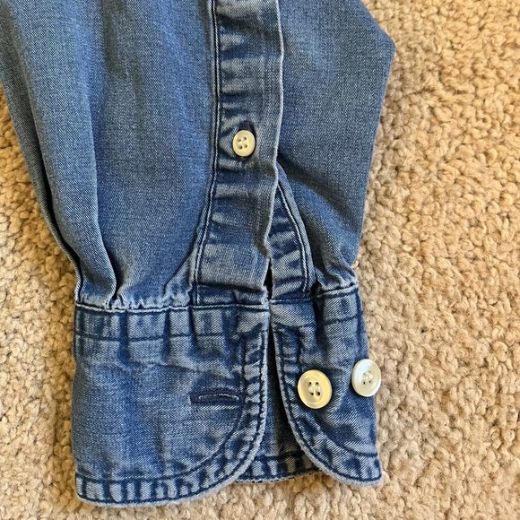 Vintage *GAP* Soft Denim Shirt | XS | Baggy Button-Up | Perfectly Worn-In | EUC - Picture 7 of 9